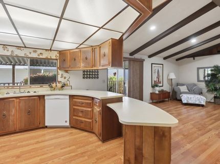 34 Bentley Ave, Sacramento, CA 95823 Photo