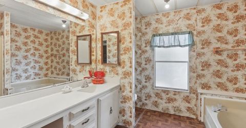 34 Bentley Ave, Sacramento, CA 95823 Photo