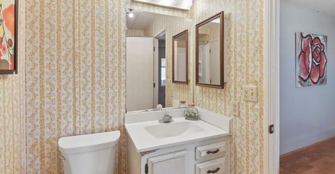 34 Bentley Ave, Sacramento, CA 95823 Photo