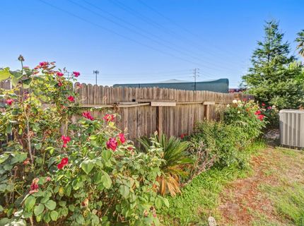 34 Bentley Ave, Sacramento, CA 95823 Photo