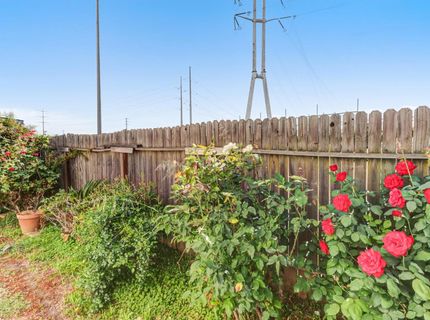 34 Bentley Ave, Sacramento, CA 95823 Photo