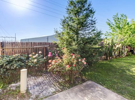 34 Bentley Ave, Sacramento, CA 95823 Photo