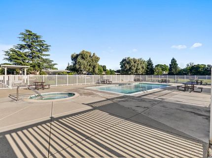 34 Bentley Ave, Sacramento, CA 95823 Photo