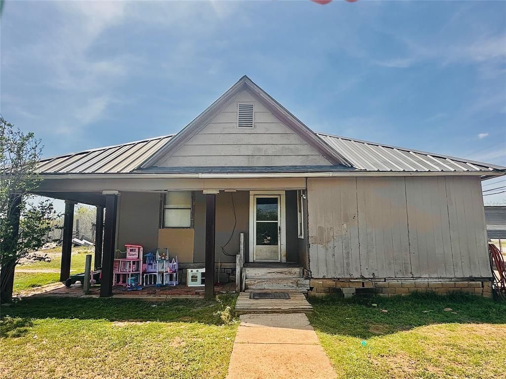 500 S Broadway Street, Ballinger, TX 76821 Main Photo