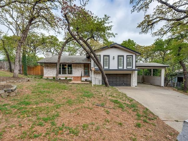 2705 Black Oak Lane, Arlington, TX 76012