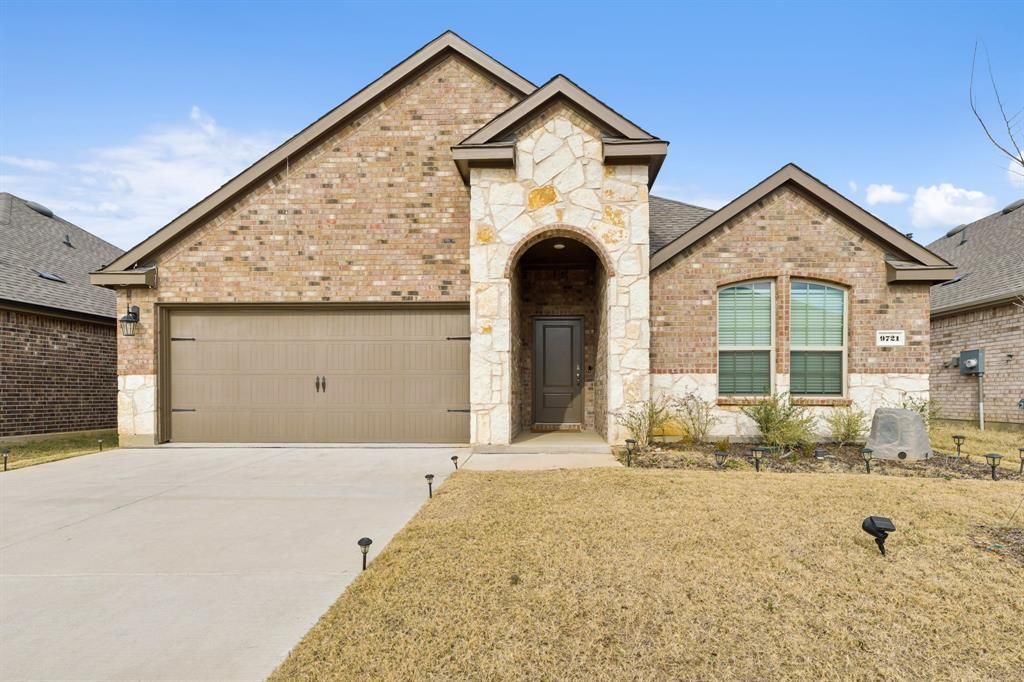 9721 Tinsley Street, Aubrey, TX 76227 Main Photo