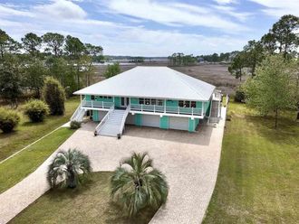 3336 Mills Bayou Dr Milton, FL 32583
