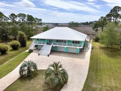 3336 Mills Bayou Dr Milton, FL 32583
