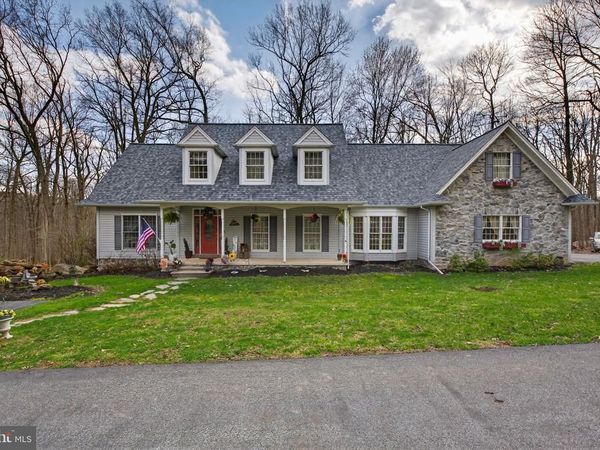 1705 HICKORY DRIVE , LEBANON, PA 17042