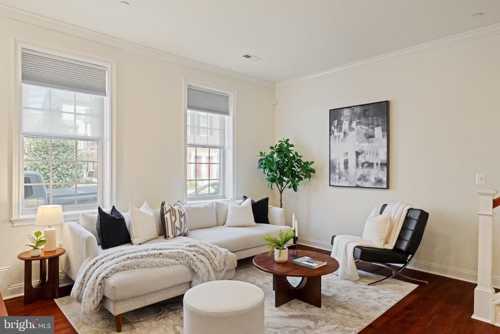 108 Captains Way, Philadelphia, PA 19146 Main Photo