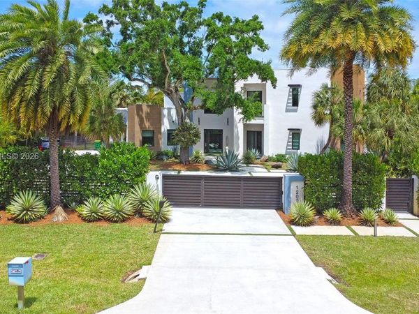 12021 NW 4th St, Plantation, FL 33325