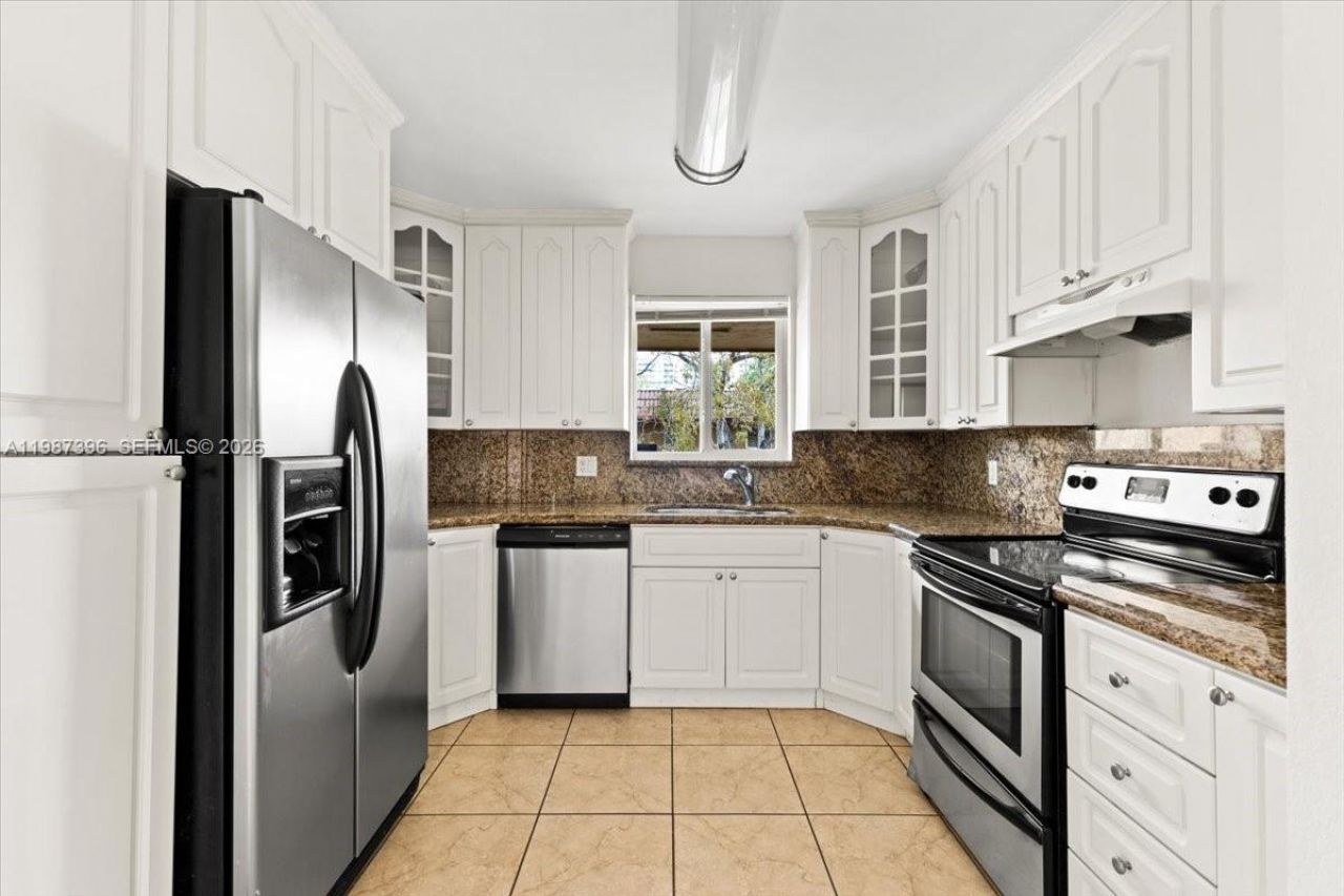 2323 Van Buren St, Unit 208, Hollywood, FL 33020 Photo