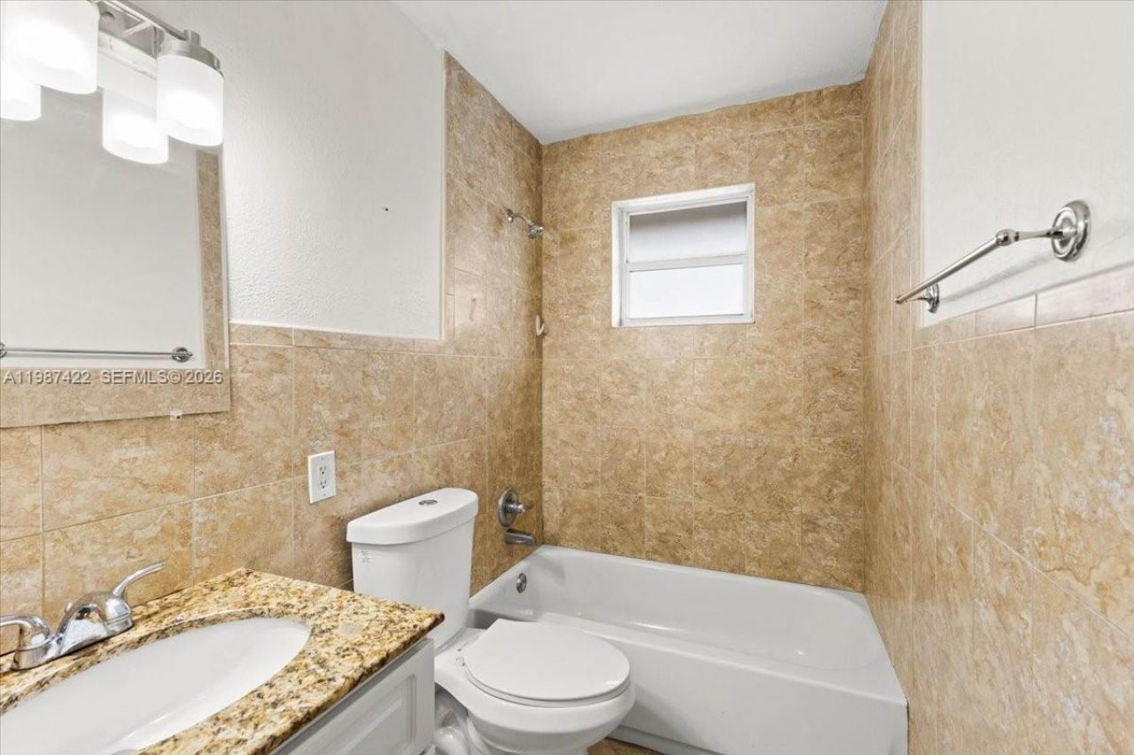 2323 Van Buren St, Unit 208, Hollywood, FL 33020 Photo