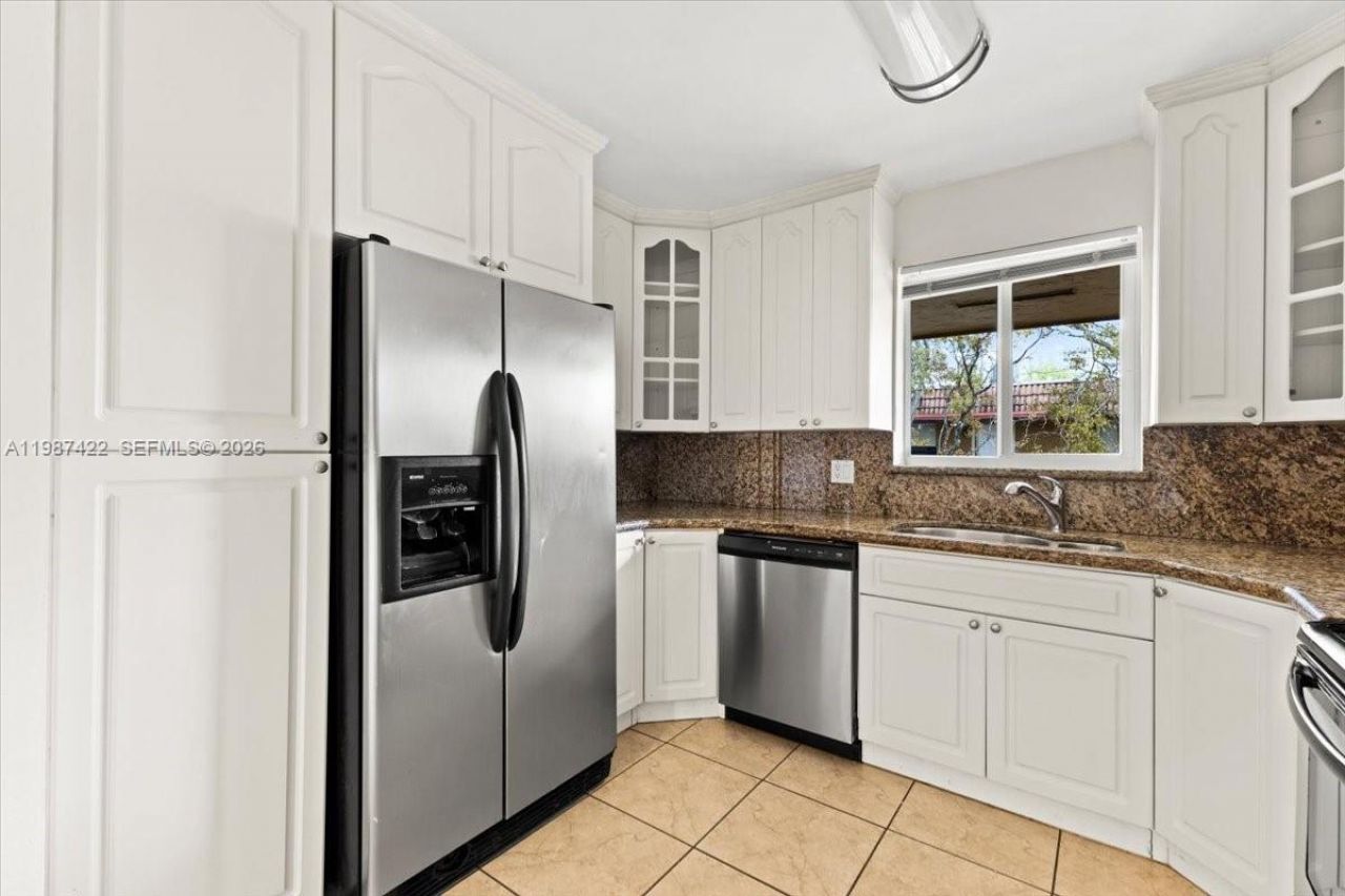 2323 Van Buren St, Unit 208, Hollywood, FL 33020 Photo