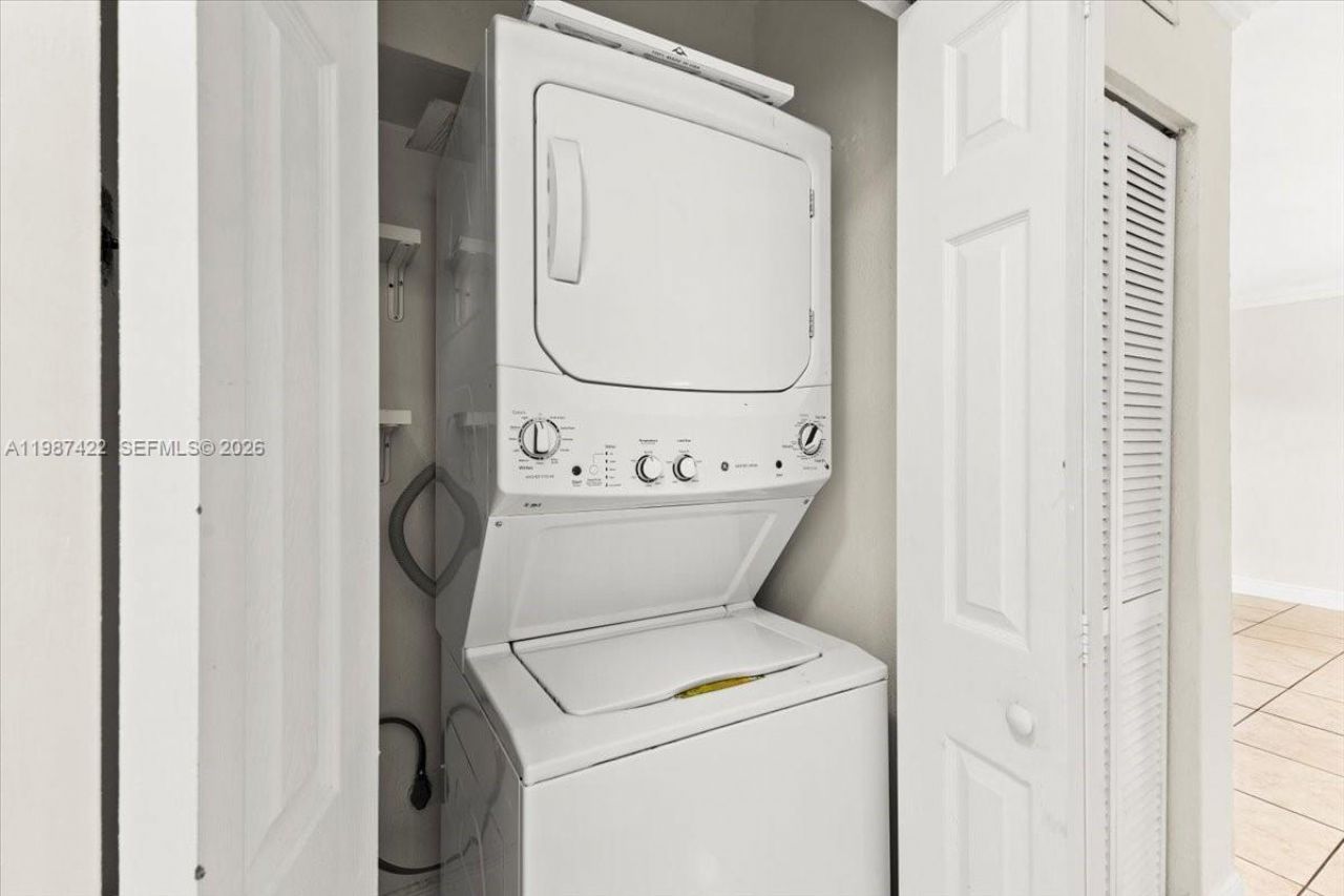 2323 Van Buren St, Unit 208, Hollywood, FL 33020 Photo