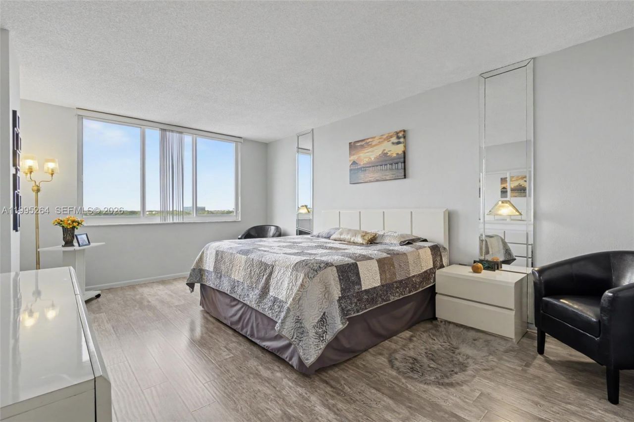 4200 Hillcrest Dr , Unit 700, Hollywood, FL 33021 Photo