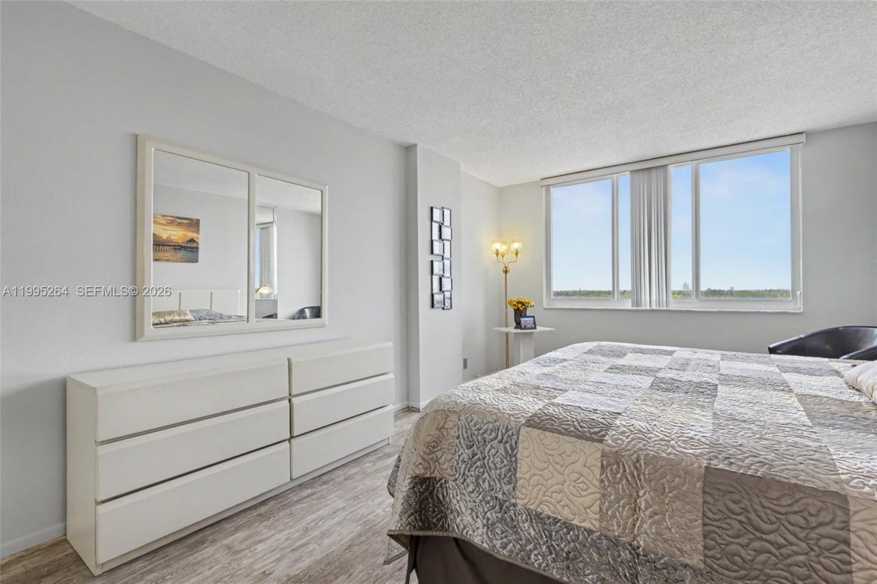 4200 Hillcrest Dr , Unit 700, Hollywood, FL 33021 Photo