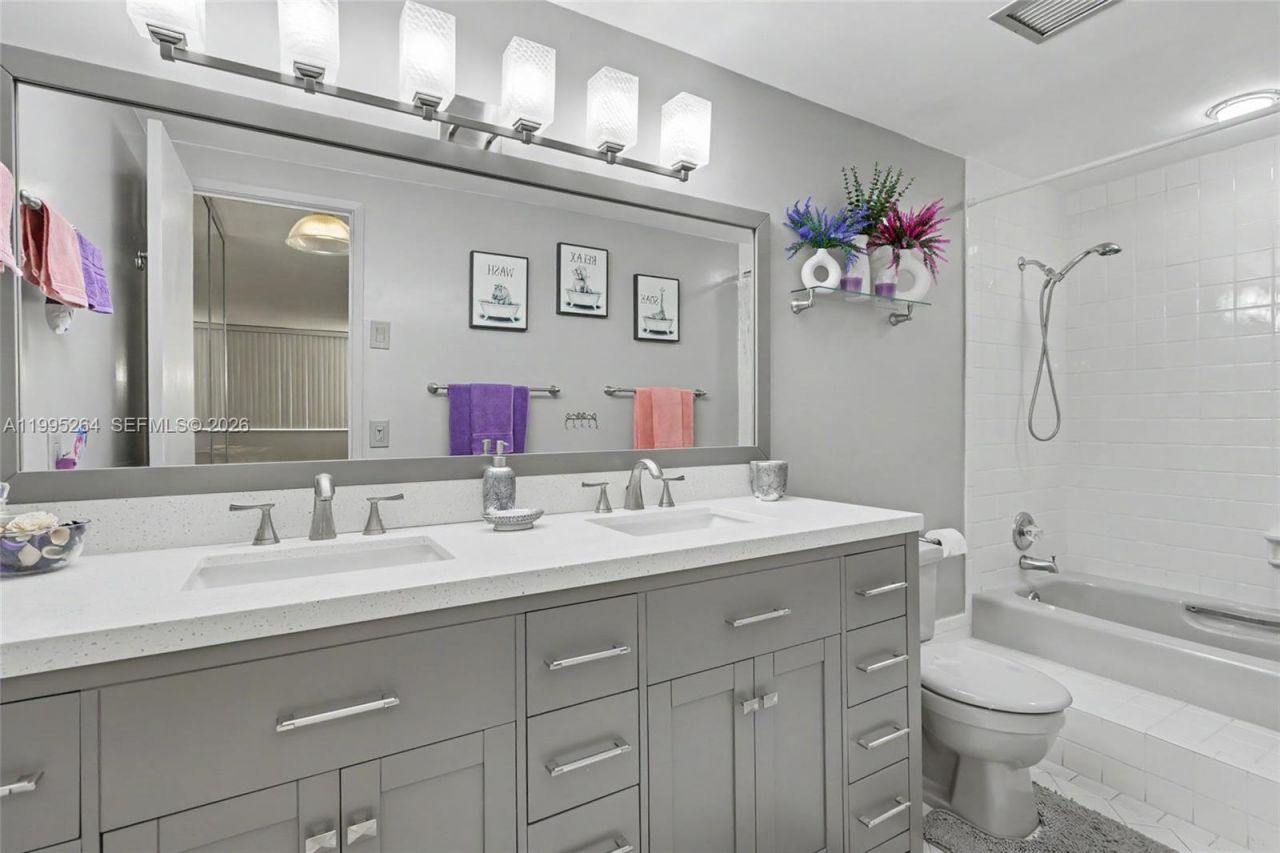 4200 Hillcrest Dr , Unit 700, Hollywood, FL 33021 Photo