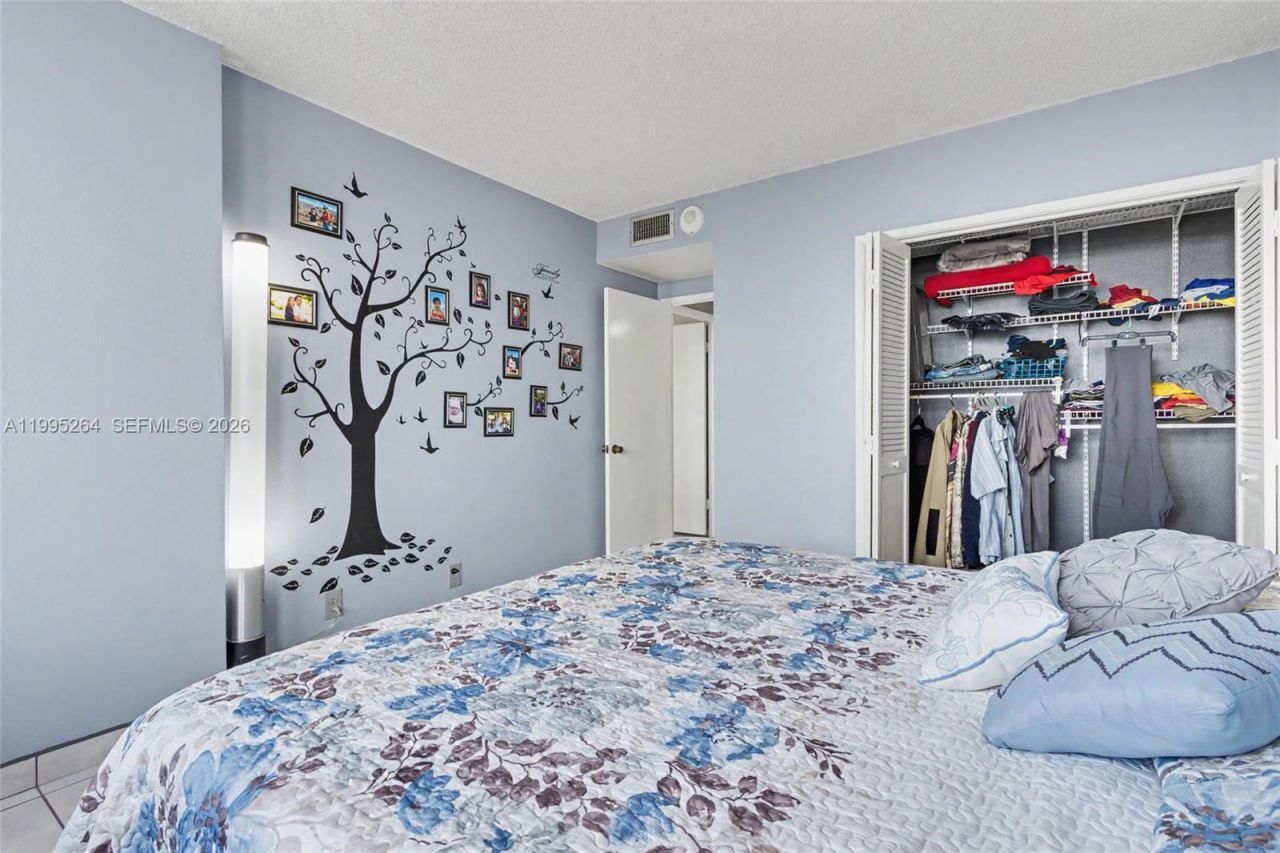 4200 Hillcrest Dr , Unit 700, Hollywood, FL 33021 Photo