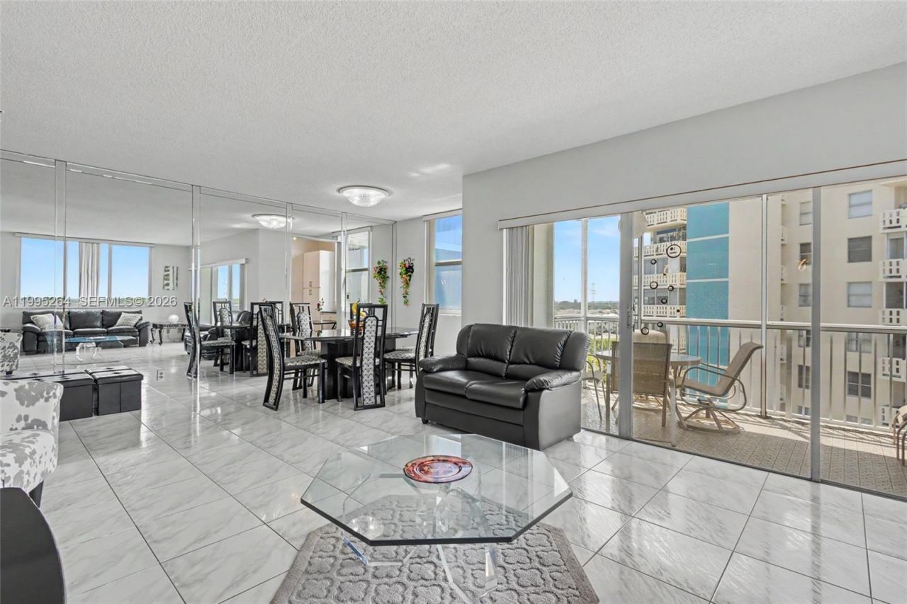 4200 Hillcrest Dr , Unit 700, Hollywood, FL 33021 Photo