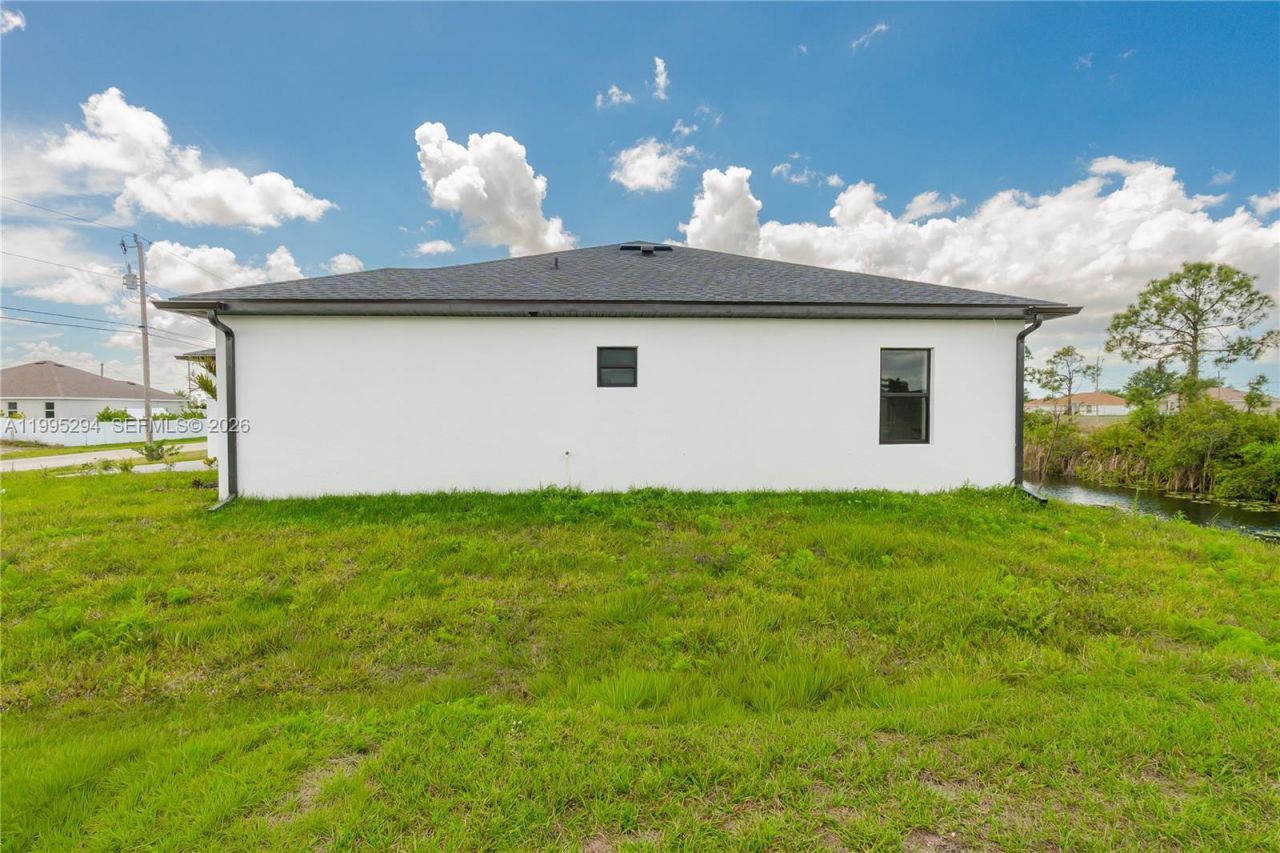 2834 NW 17th Pl, Cape Coral, FL 33993 Photo