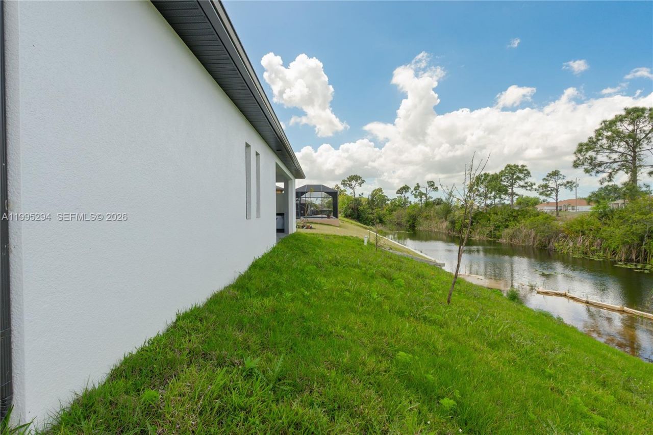 2834 NW 17th Pl, Cape Coral, FL 33993 Photo