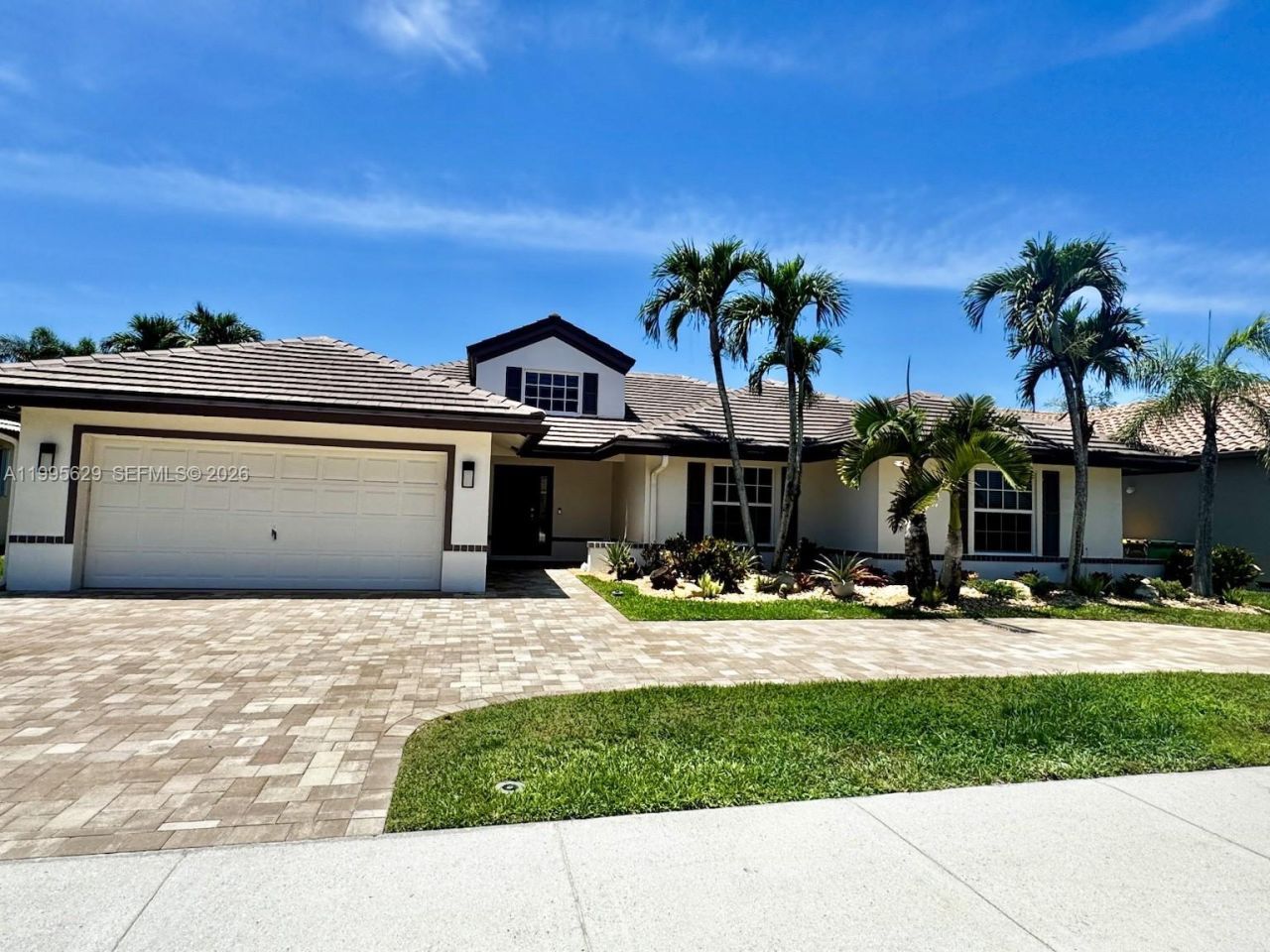 2723 E Abiaca Cir, Davie, FL 33328 Photo