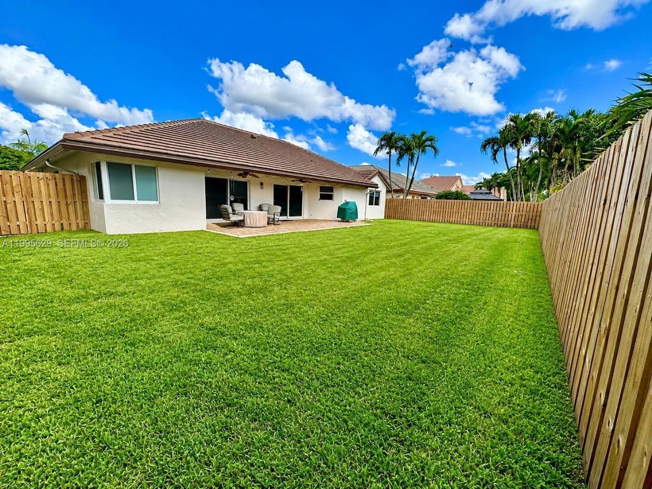 2723 E Abiaca Cir, Davie, FL 33328 Photo