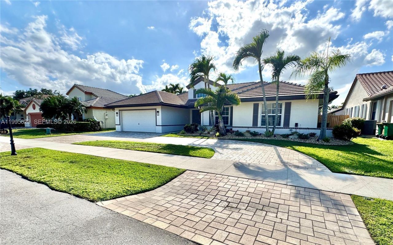 2723 E Abiaca Cir, Davie, FL 33328 Photo