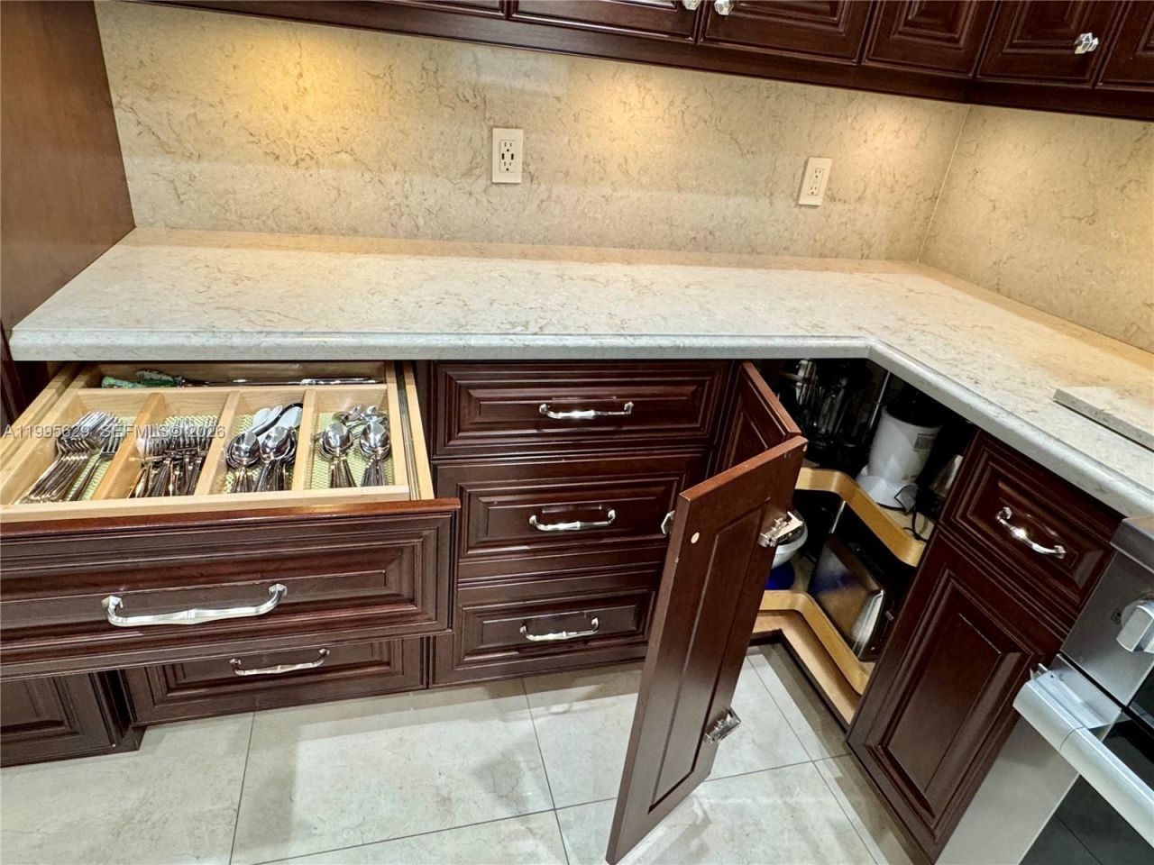 2723 E Abiaca Cir, Davie, FL 33328 Photo