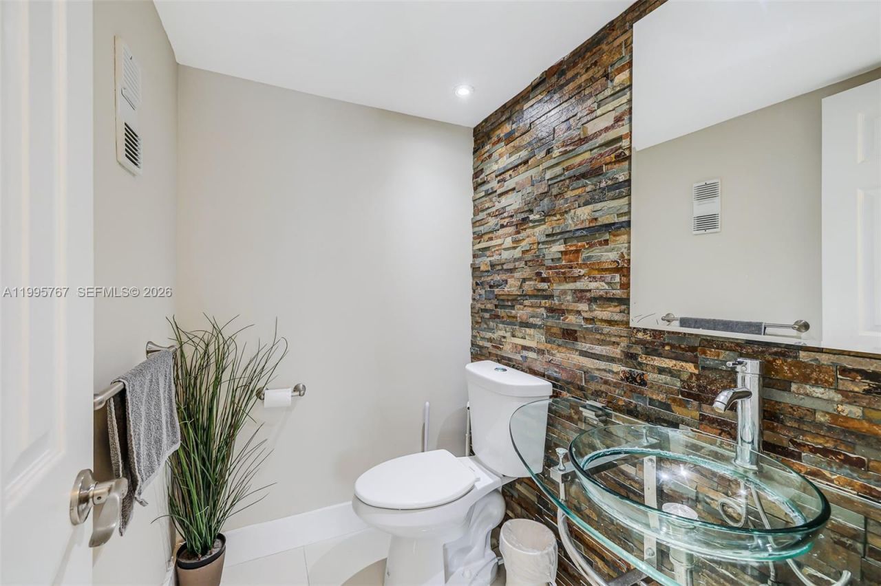 618 Euclid Ave, Unit 204, Miami Beach, FL 33139 Photo
