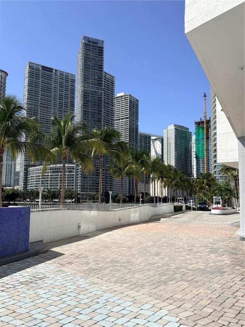325 S Biscayne Blvd, Unit 2320, Miami, FL 33131 Photo