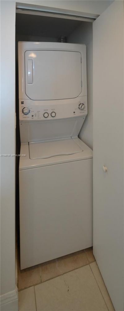 325 S Biscayne Blvd, Unit 2320, Miami, FL 33131 Photo