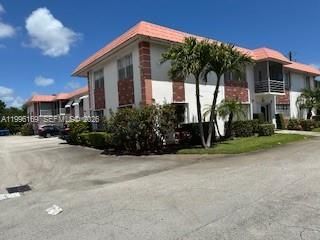 3550 NW 8th Ave , Unit 409, Pompano Beach, FL 33064 Photo