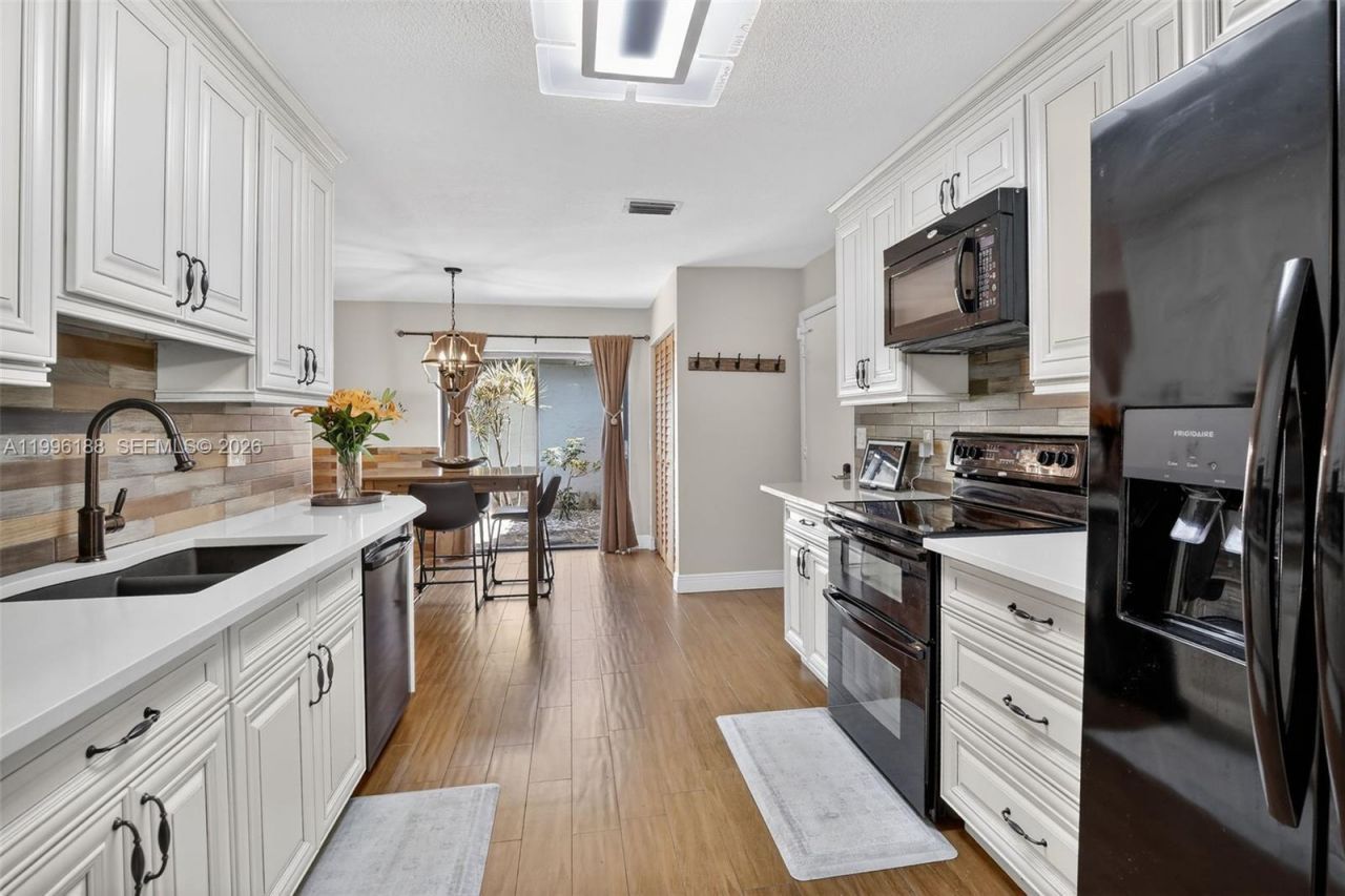 9375 NW 18th Ct , Plantation, FL 33322 Photo