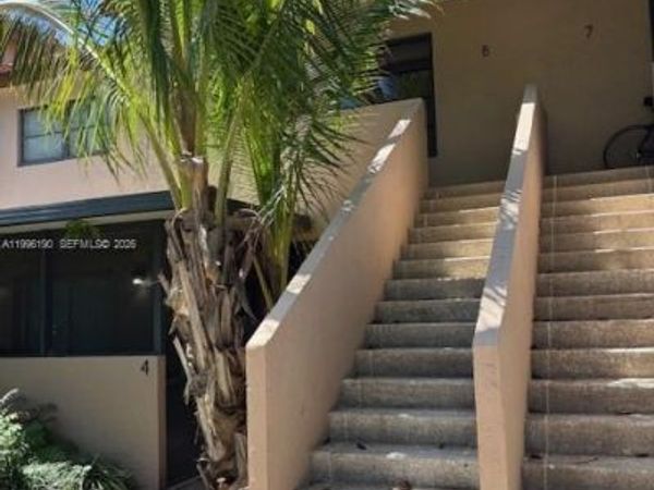 9050 Jacaranda Ln , Unit 8, Plantation, FL 33324