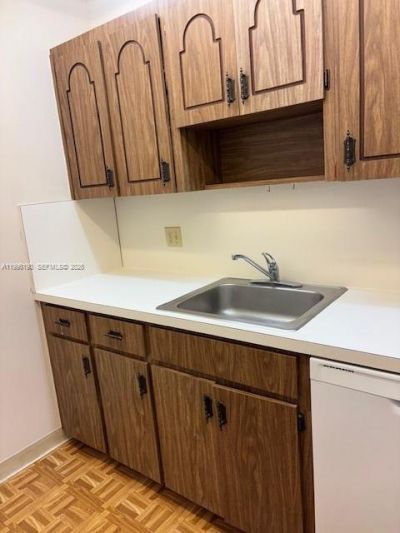 9050 Jacaranda Ln , Unit 8, Plantation, FL 33324 Photo