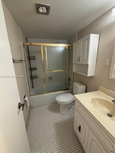 9050 Jacaranda Ln , Unit 8, Plantation, FL 33324 Photo