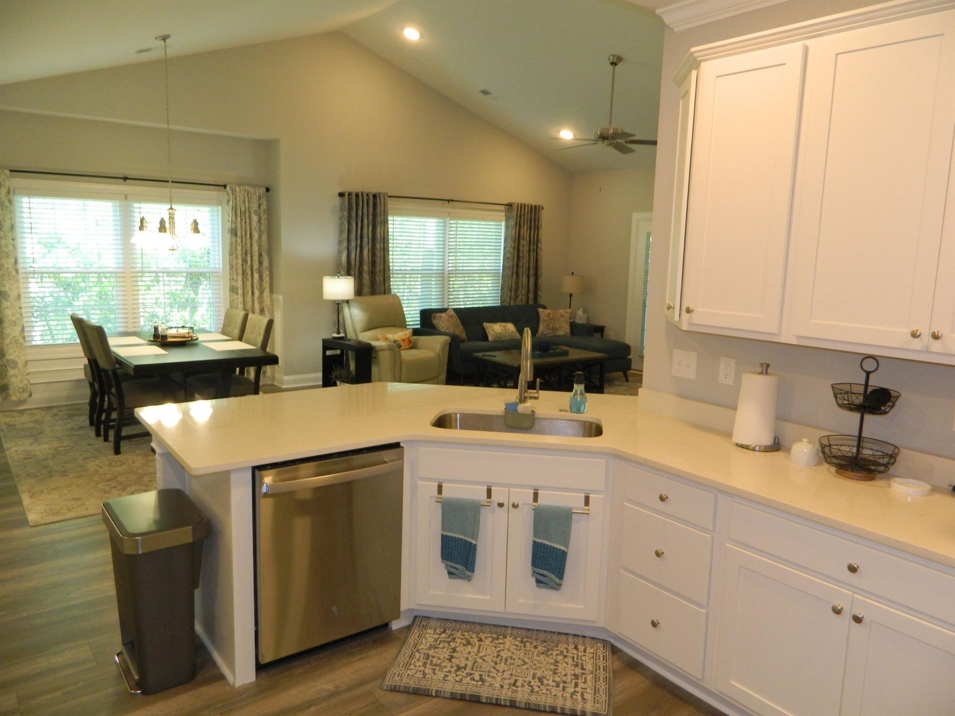 1407 Gooseneck Place  Photo 4