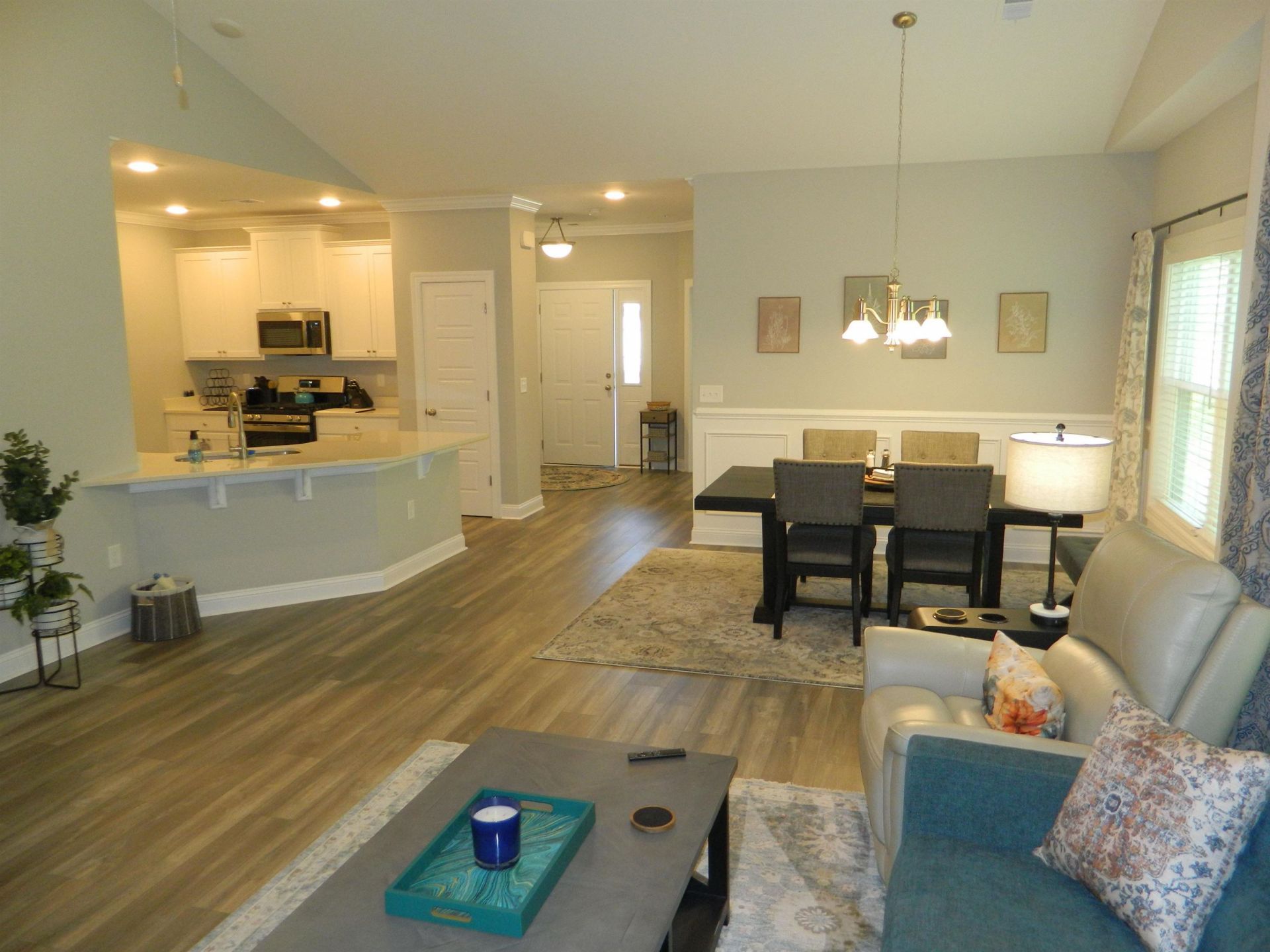 1407 Gooseneck Place  Photo 6