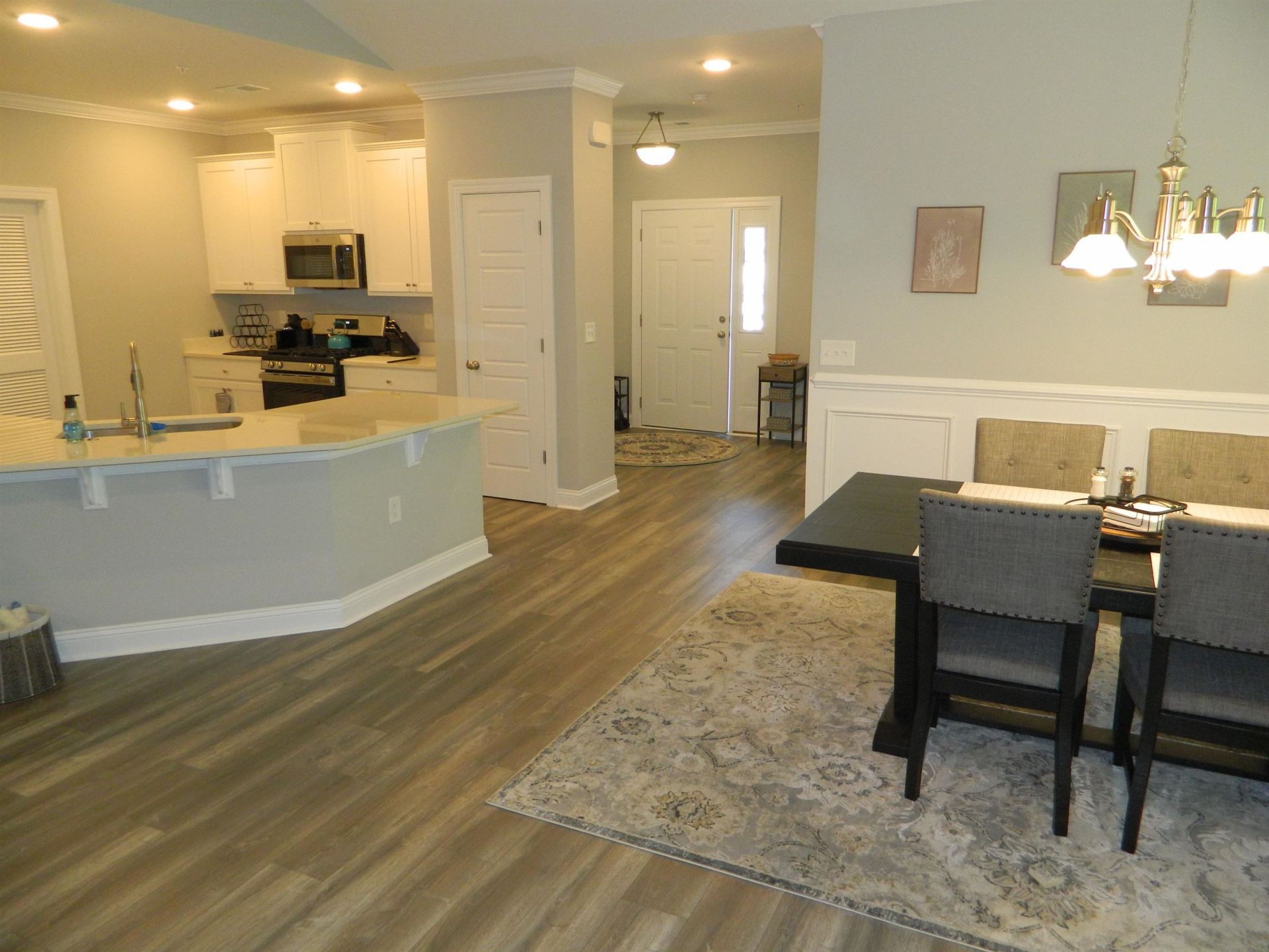 1407 Gooseneck Place  Photo 7