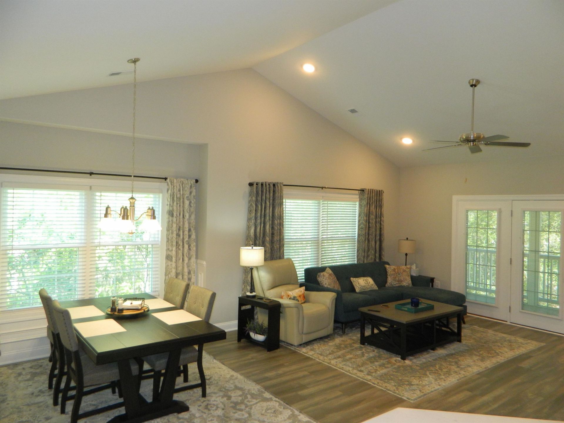 1407 Gooseneck Place  Photo 8