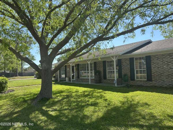 8208 WORM WOOD Road, Jacksonville, FL 32210