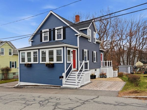 32 Broadway Ave, Ipswich, MA 01938