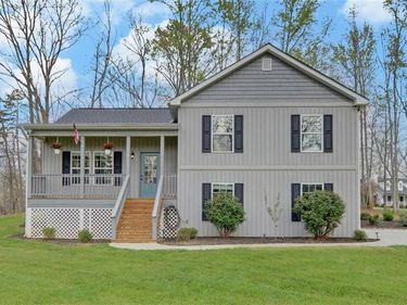 5270 Union Circle, Flowery Branch, GA 30542