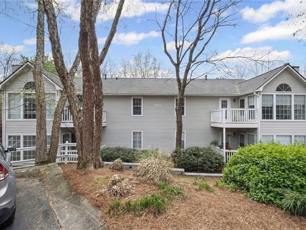 704 Gettysburg Place, Atlanta, GA 30350