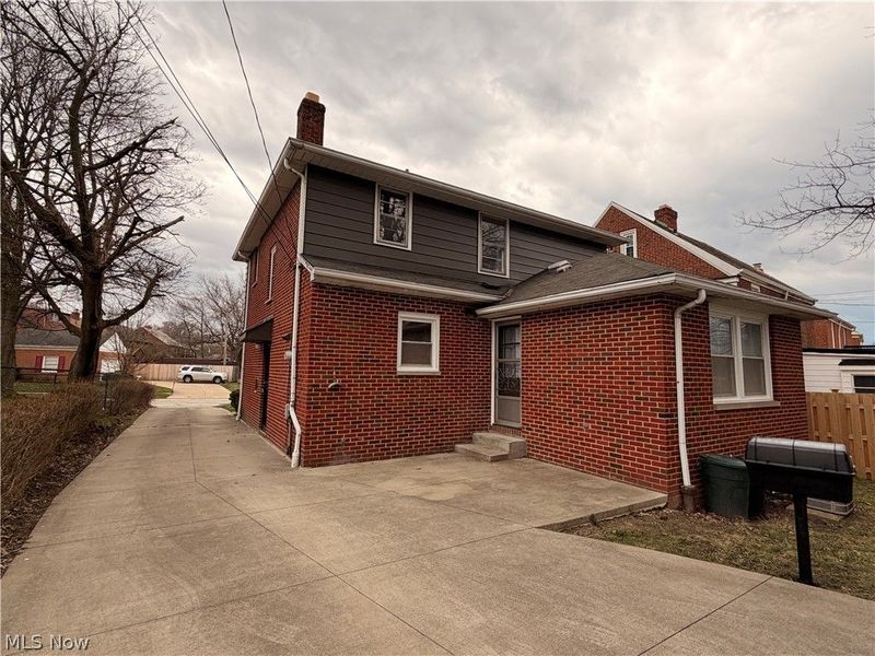 3921 Faversham Road , University Heights, OH 44118 Photo 2