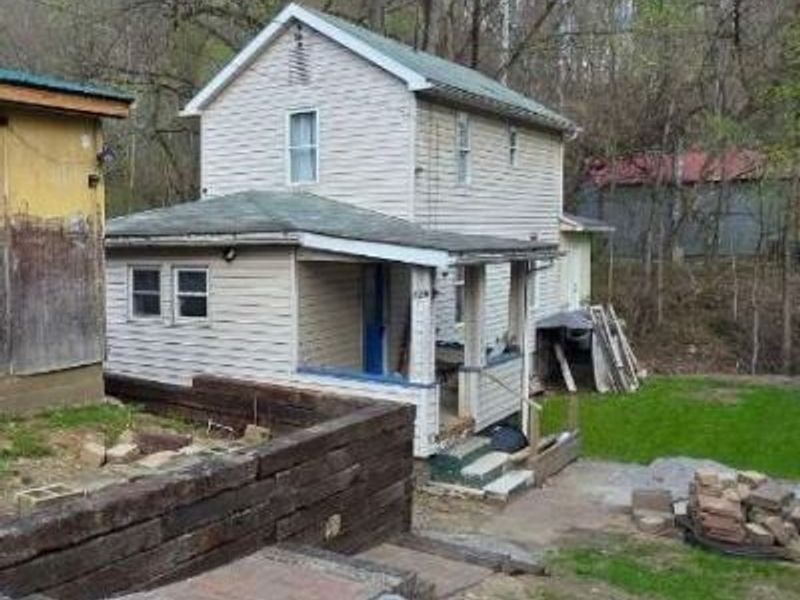 729 Valley Avenue, East Liverpool, OH 43920 Photo 2