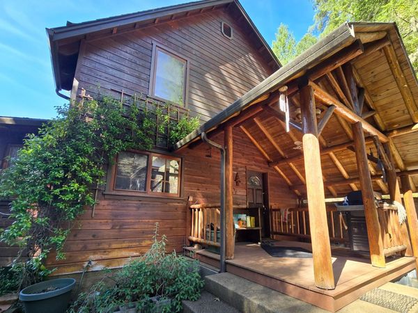 1449 Queen Of Bronze Road, Cave Junction, OR 97523