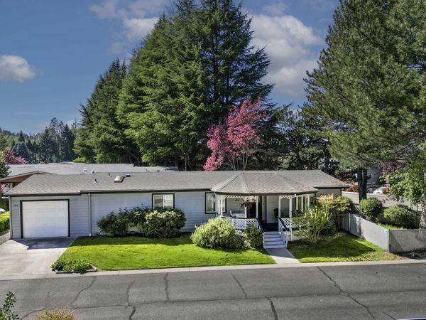 1010 Hemlock Lane, Grants Pass, OR 97527